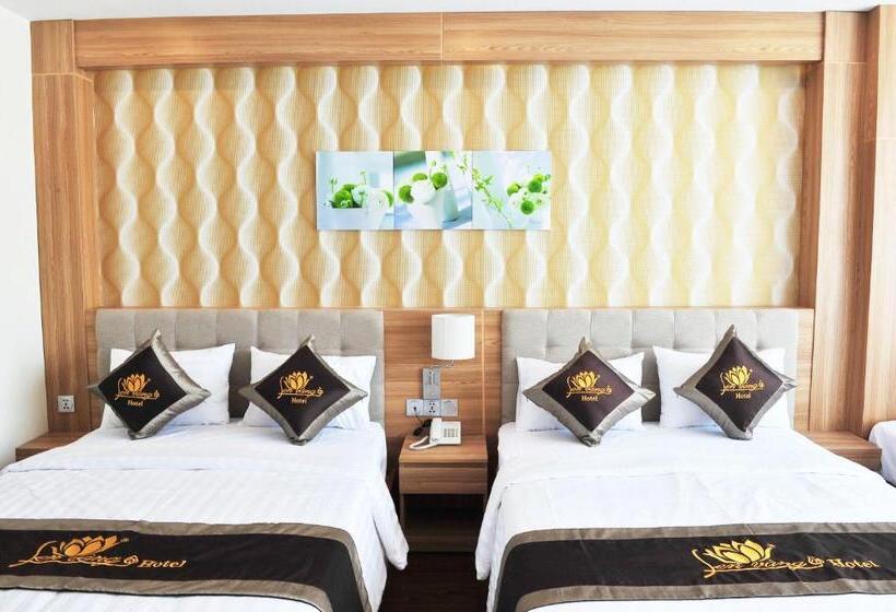 اتاق لوکس با چشم‌انداز شهر, Sen Vang Luxury