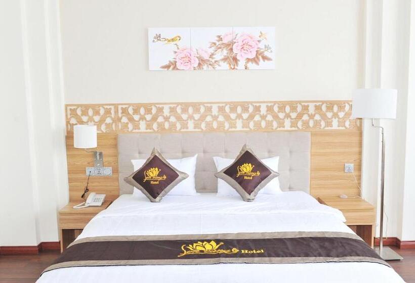 سوئیت با تخت بزرگ, Sen Vang Luxury