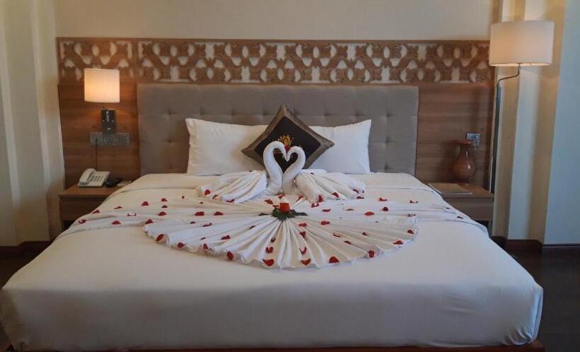 سوئیت با تخت بزرگ, Sen Vang Luxury