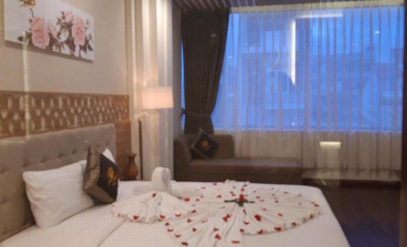 سوئیت با تخت بزرگ, Sen Vang Luxury