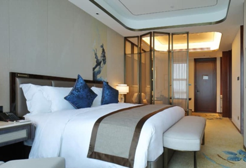 デラックスルーム, Anthea