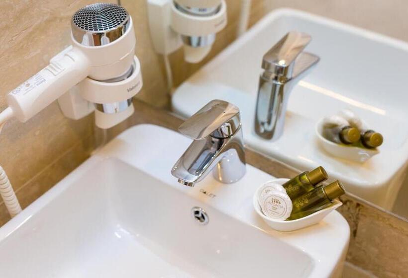 اتاق استاندارد, The Embassy Nord