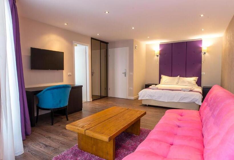 سوییت جونیور با بالکن, The Embassy Nord