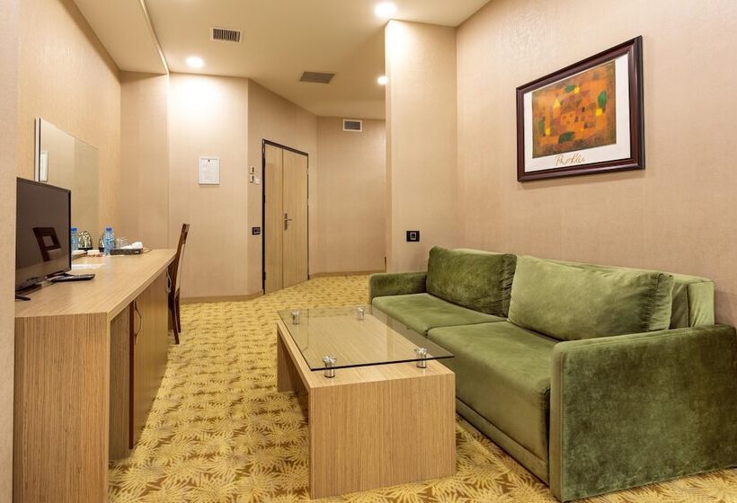 اتاق سوپریور چهار تخته, West Shine