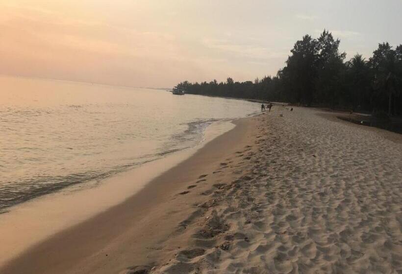 اتاق سوپریور سه تخته, Golden Topaz Phu Quoc Resort