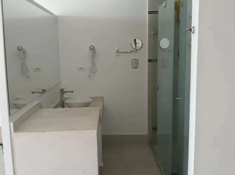 سوییت جونیور با چشم‌انداز دریا, Cartagena Dubai