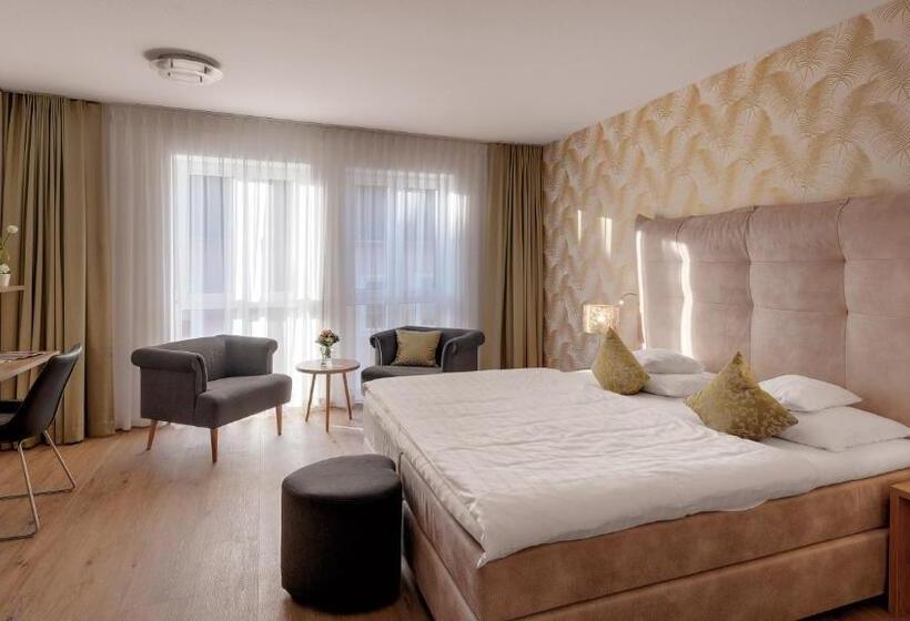 スタンダードルーム, Moselauen