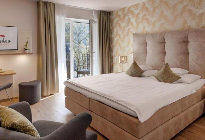 ファミリールーム, Moselauen