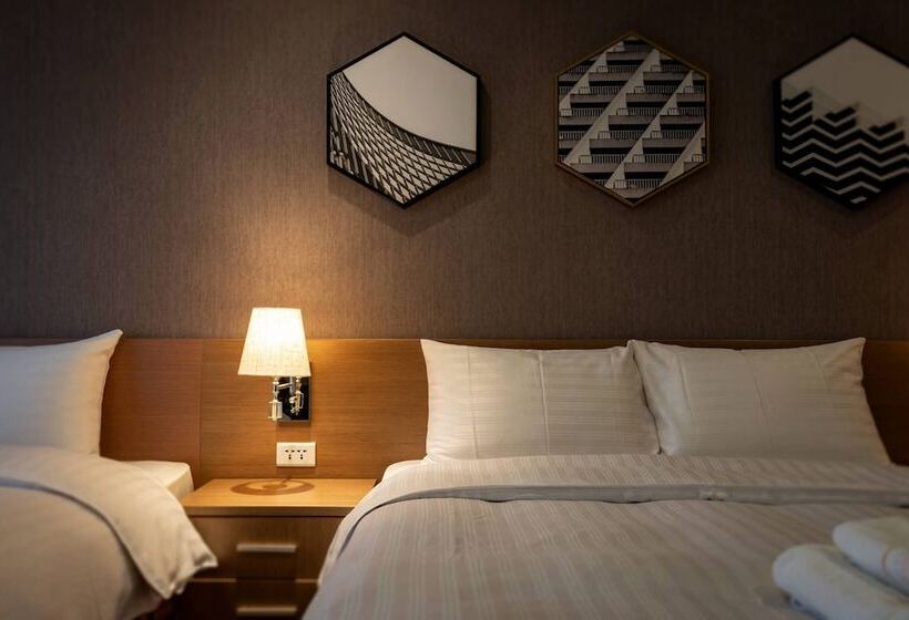 اتاق سوپریور سه تخته, Sky19