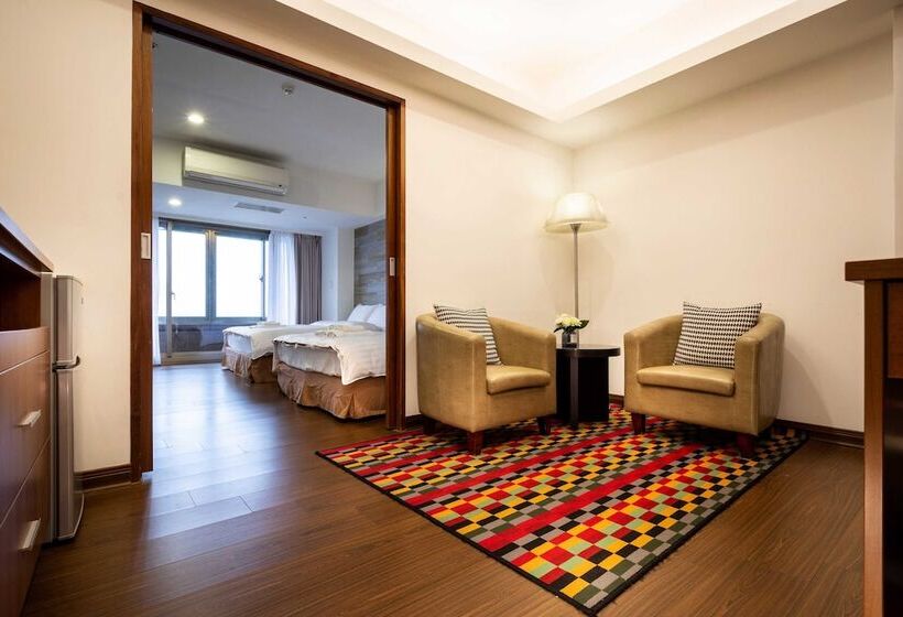 اتاق سوپریور چهار تخته, Sky19