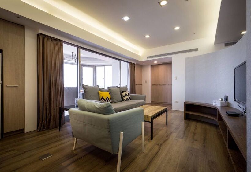 اتاق خانوادگی, Sky19