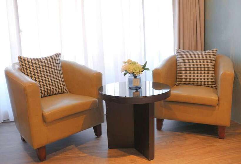 اتاق سوپریور با چشمانداز شهر, Sky19