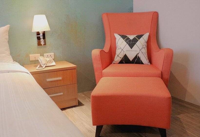 اتاق سوپریور با چشمانداز شهر, Sky19