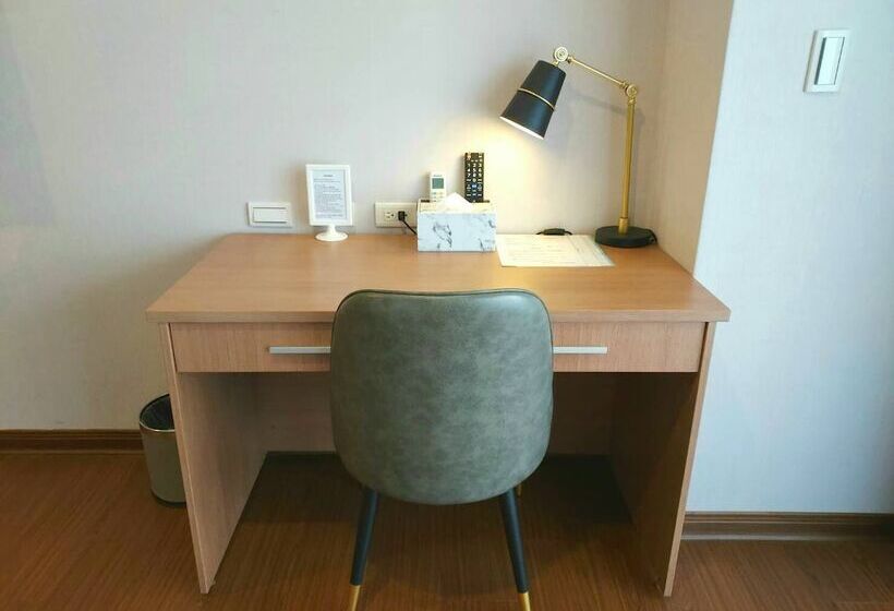 اتاق کلاسیک با تخت دوبل, Sky19