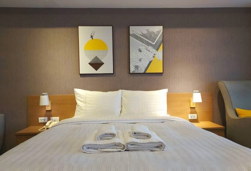 اتاق کلاسیک با تخت دوبل, Sky19