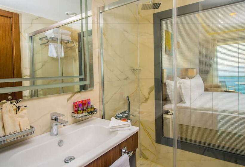 جناح إدارى, The Nowness Luxury Hotel & Spa