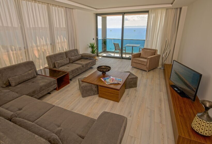 جناح إدارى, The Nowness Luxury Hotel & Spa