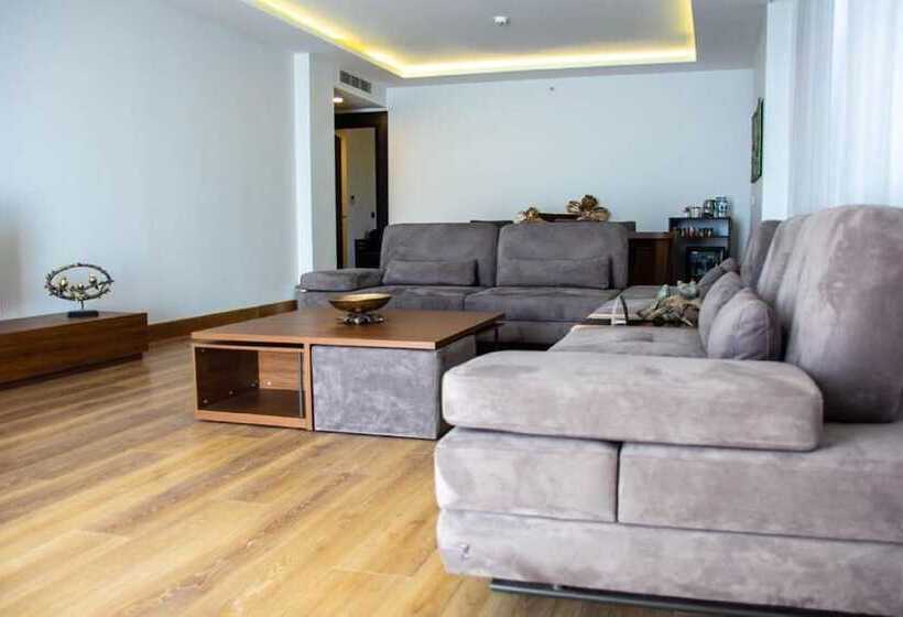 جناح إدارى, The Nowness Luxury Hotel & Spa