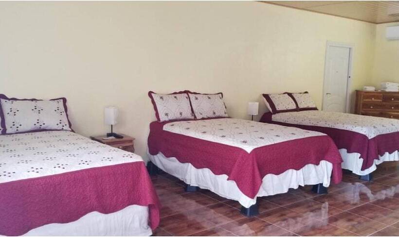 חדר משפחתי, B&d Lodgings