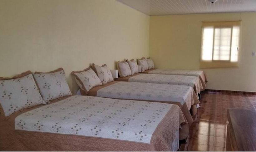 חדר משפחתי, B&d Lodgings