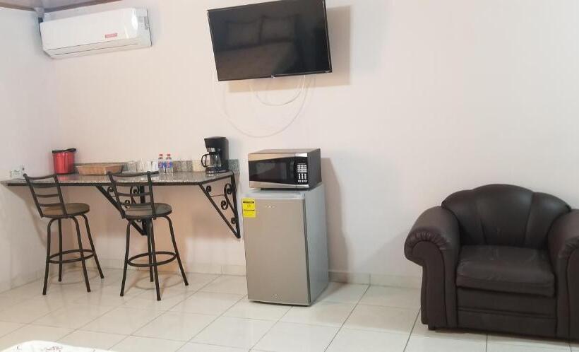 חדר דלוקס, B&d Lodgings