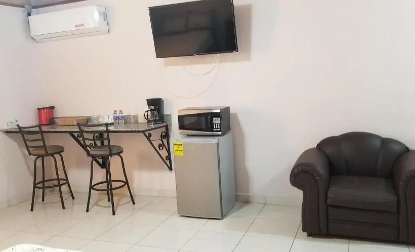 اتاق لوکس, B&d Lodgings