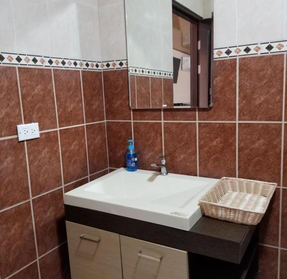 חדר דלוקס, B&d Lodgings