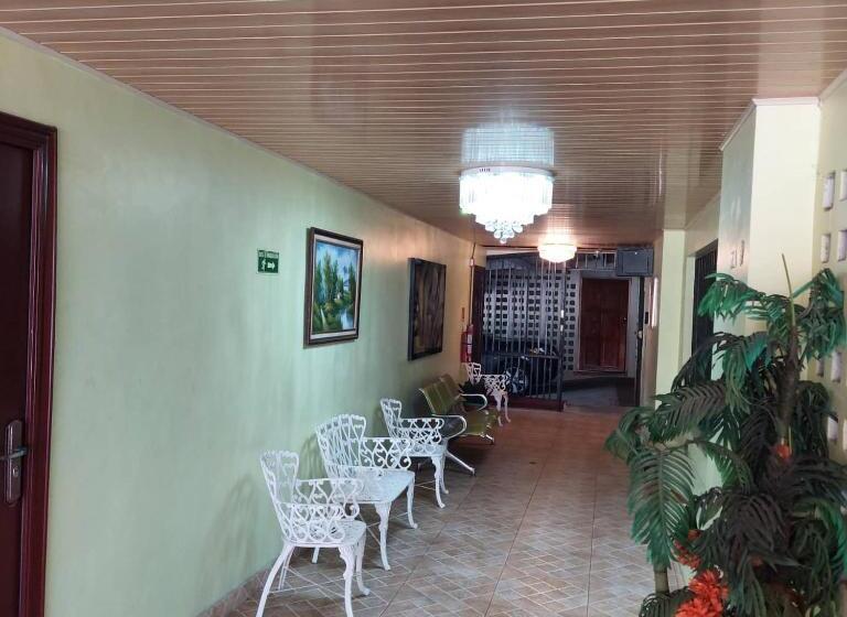 חדר דלוקס לשלושה, B&d Lodgings