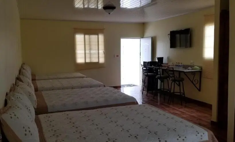 اتاق استاندارد چهار تخته, B&d Lodgings