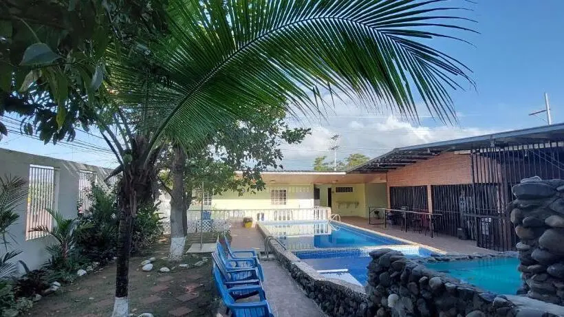 اتاق استاندارد چهار تخته, B&d Lodgings