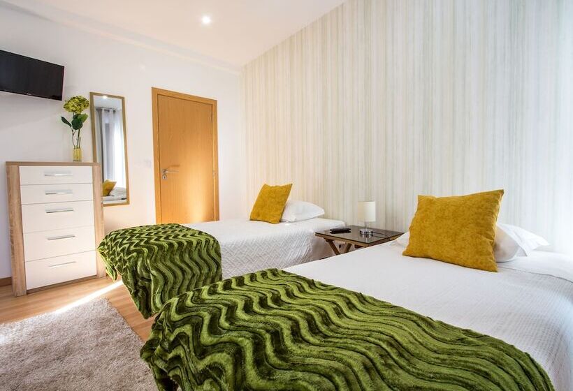 バス共有のスタンダードルーム, Central Guest House