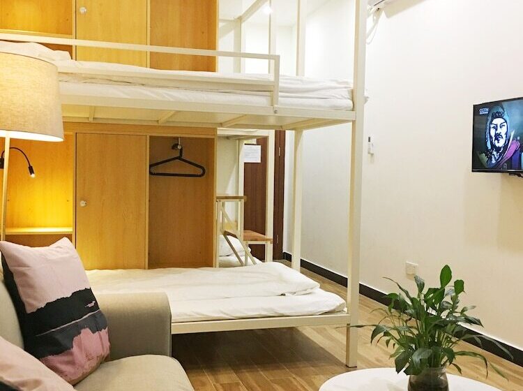 패밀리 룸, Shanghai Meego Qingwen