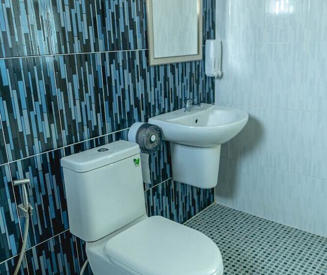 חדר משפחתי, Apinya Resort Bangsarey