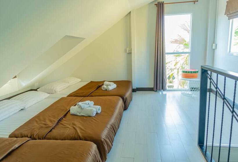 חדר משפחתי, Apinya Resort Bangsarey