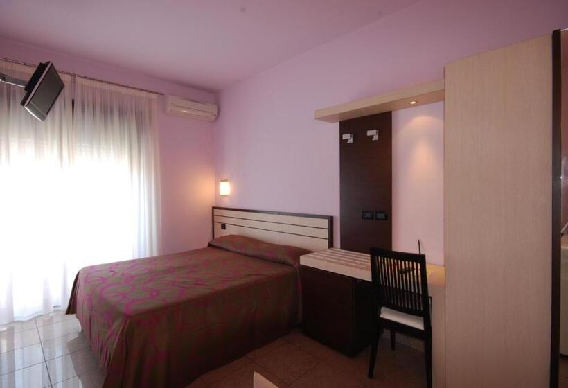 スタンダードシングルルーム, Clara