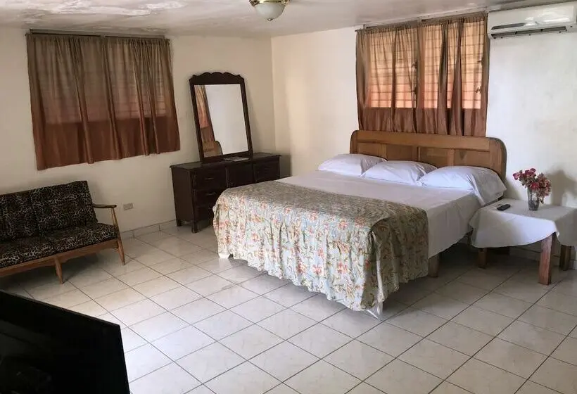 سوییت با چشم‌انداز استخر, Detente Du Cacique Villa