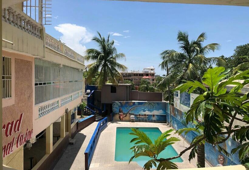 سوییت با چشمانداز استخر, Detente Du Cacique Villa