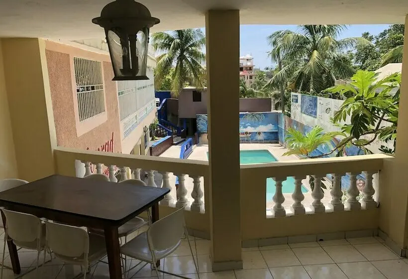 سوییت با چشم‌انداز استخر, Detente Du Cacique Villa