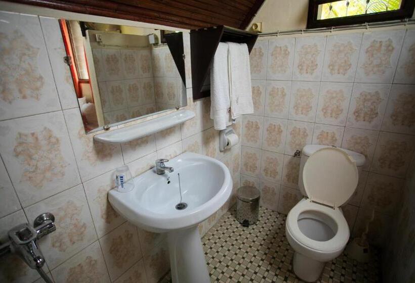 بانگلوی استاندارد, Holidays