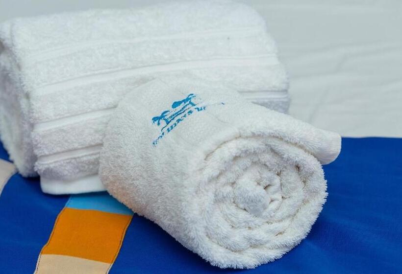 بانگلوی استاندارد, Holidays