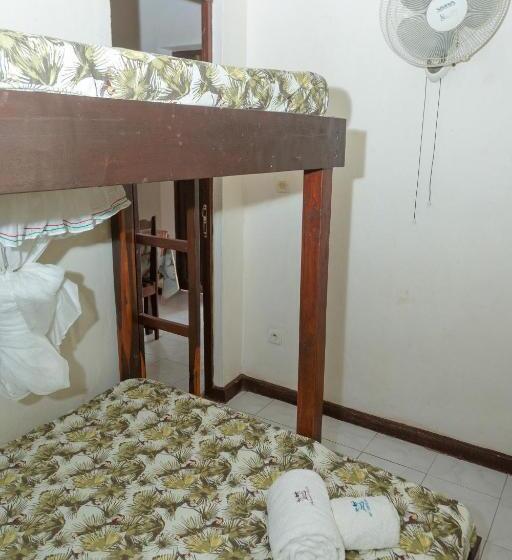 بنگله خانوادگی, Holidays