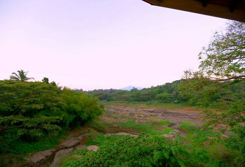 디럭스 트리플 룸, Mahaweli Spring