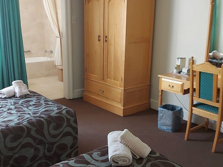 スタンダードルーム, Midway Inn