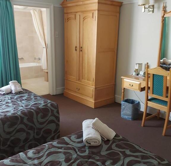 スタンダードルーム, Midway Inn