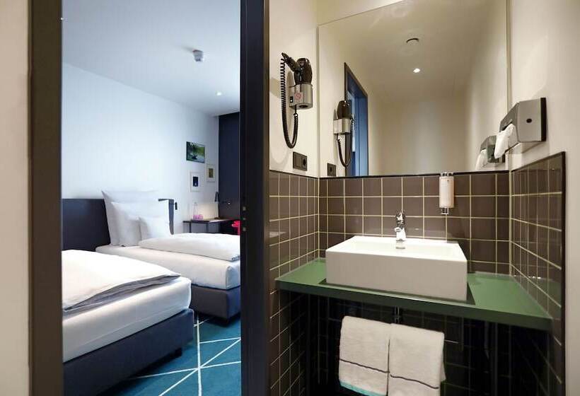 스탠다드 룸, Sander