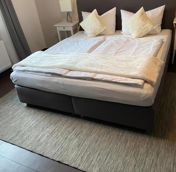 高级大房间, Zum Postwagen