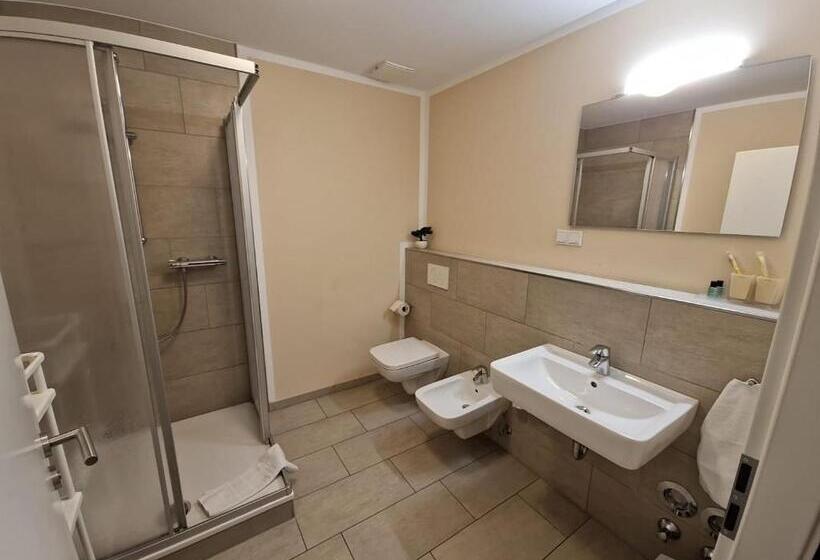 豪华房间, Zum Postwagen