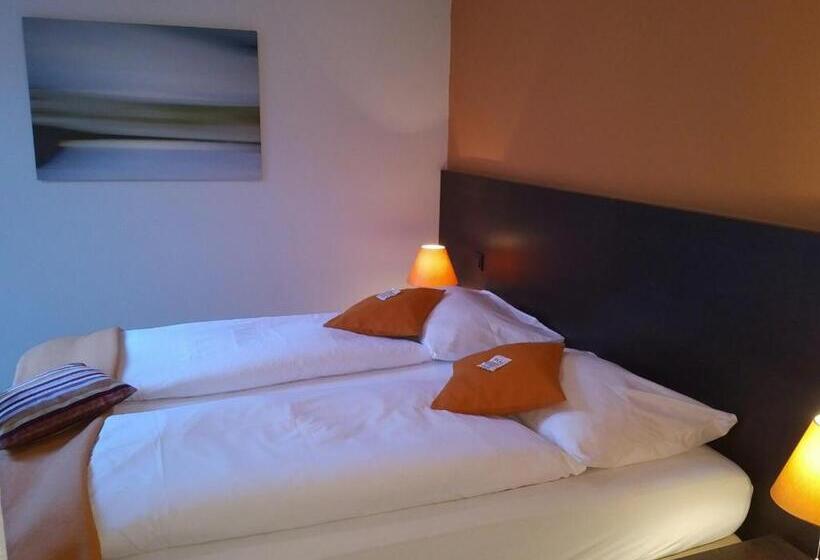 Номер Стандарт, Kh Hotel Mit Restaurant