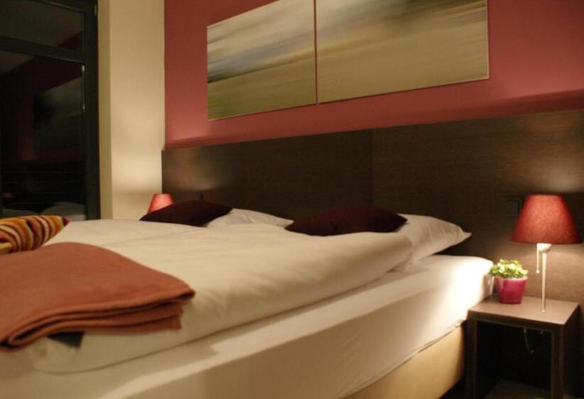 Номер Стандарт Трехместный, Kh Hotel Mit Restaurant