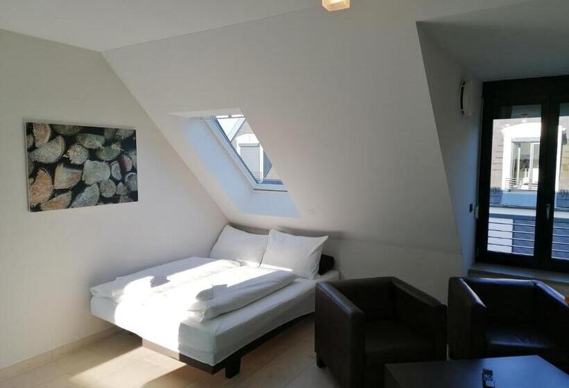 Пятиместный Стандартный Номер, Kh Hotel Mit Restaurant